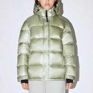 Aritzia Super Puff in Silent Storm Green like new